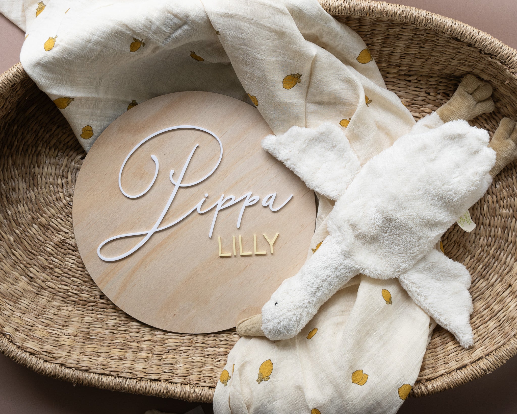 Cursive Round Name sign